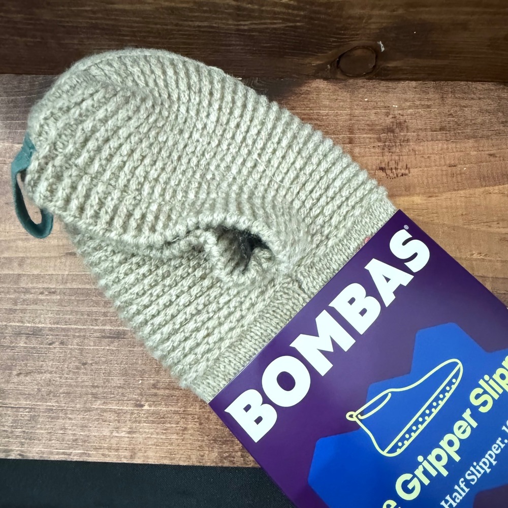 NEW Bombas Gripper Slippers Oatmeal Beige Knit House Sock Shoes Small
